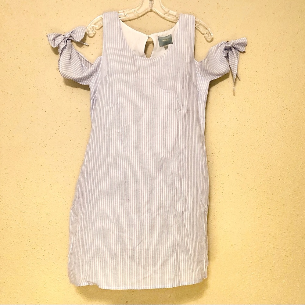 Pale blue/ white striped dress w tie sleeves. Med